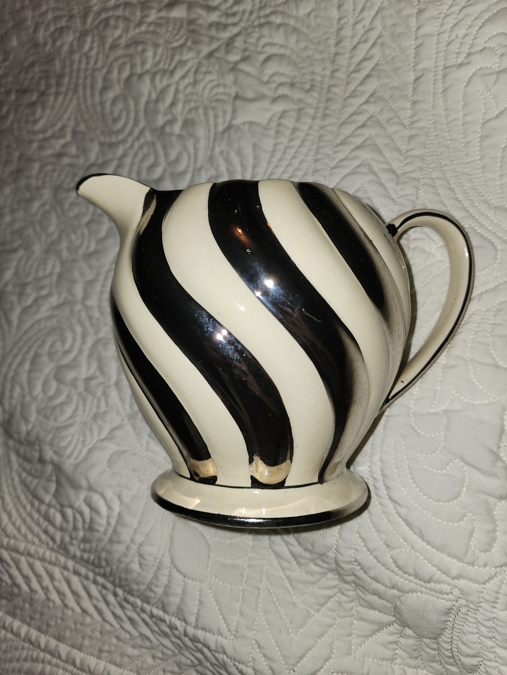 Sadler ART DECO Porcelain Pitcher Jug Creamer Silver & Cream Swirl 5" Tall MINT